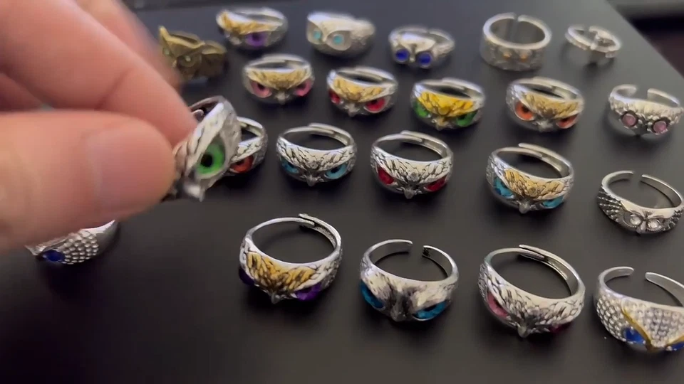 Lotes a granel 30-100 piezas Anillos de colección Ojo Búho Punk Gótico Unisex Genial Regalo Joyería Foto 2 de 4