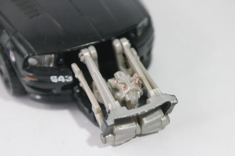 Transformers: Movie Deluxe Wave 1 Barricade w/ Frenzy ( Hasbro, 07) - Image 3 of 4