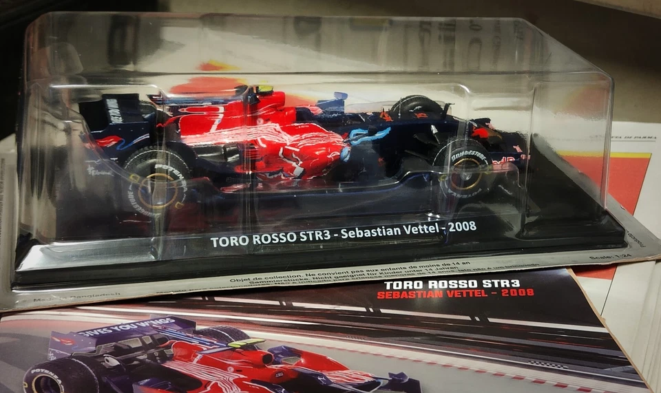 Grandi Formula 1 Auto da corsa  TORO ROSSO STR3  di Sebastian Vettel del 2008 - Immagine 2 di 3