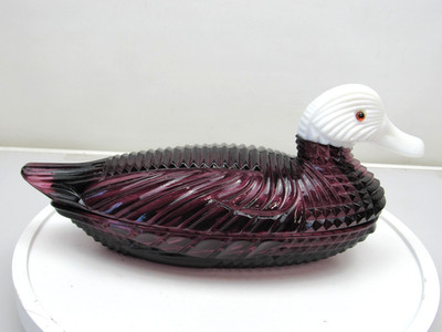LG Wright Duck on Nest Purple w/ White Milk Glass Head Covered Dish Vintage