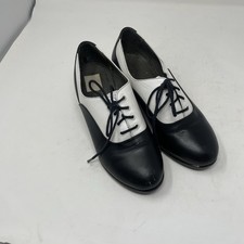 Capezio Size 6 CG07 Oxford Style Tap Shoes Black And White