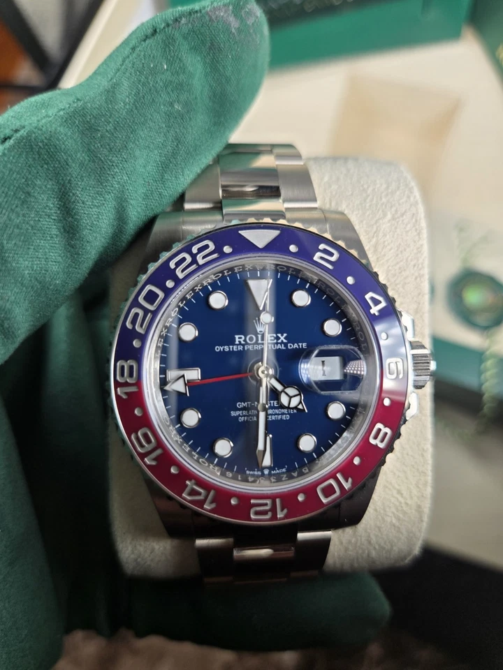 Rolex GMT-Master II 126719BLRO Pulsera Oyster Plata con Bisel Azul y Rojo Foto 3 de 4