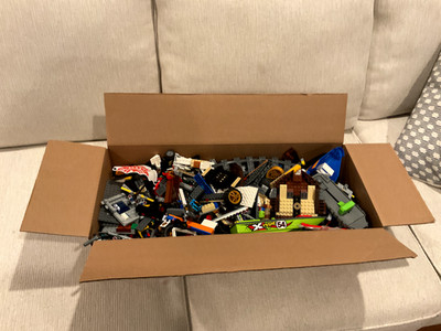 5 LBs of bulk assorted LEGO bricks, parts and pieces 