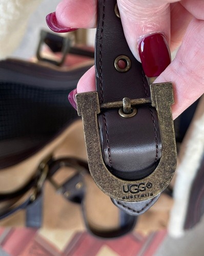 GUC ~ UGG shearling and leather small animal carrier RARE - Bild 14 von 24