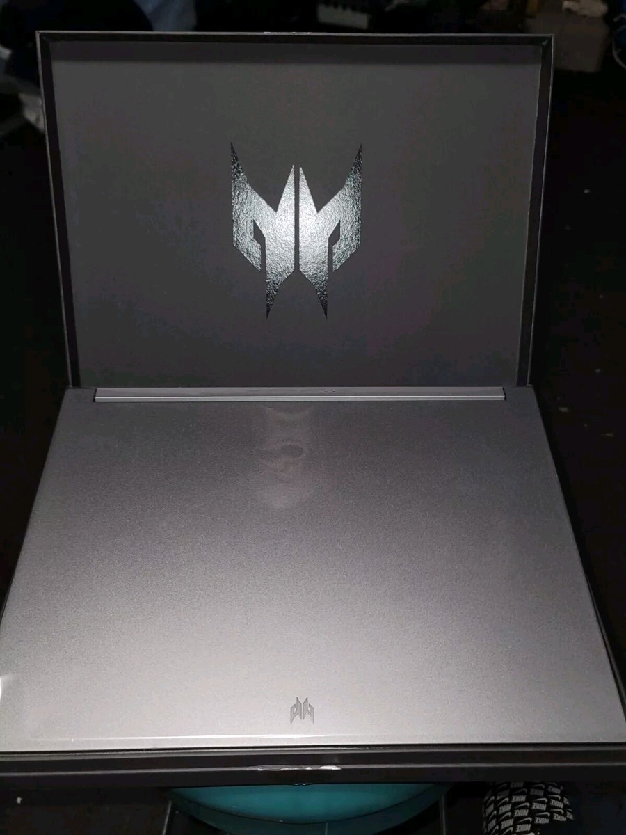 ACER PREDATOR TRITON 500 PT516-52S 16″ CORE I7 2.3 GHZ – SSD 1000 GO – 32 GO QWERTY – ITALIEN – SÉNÉGAL