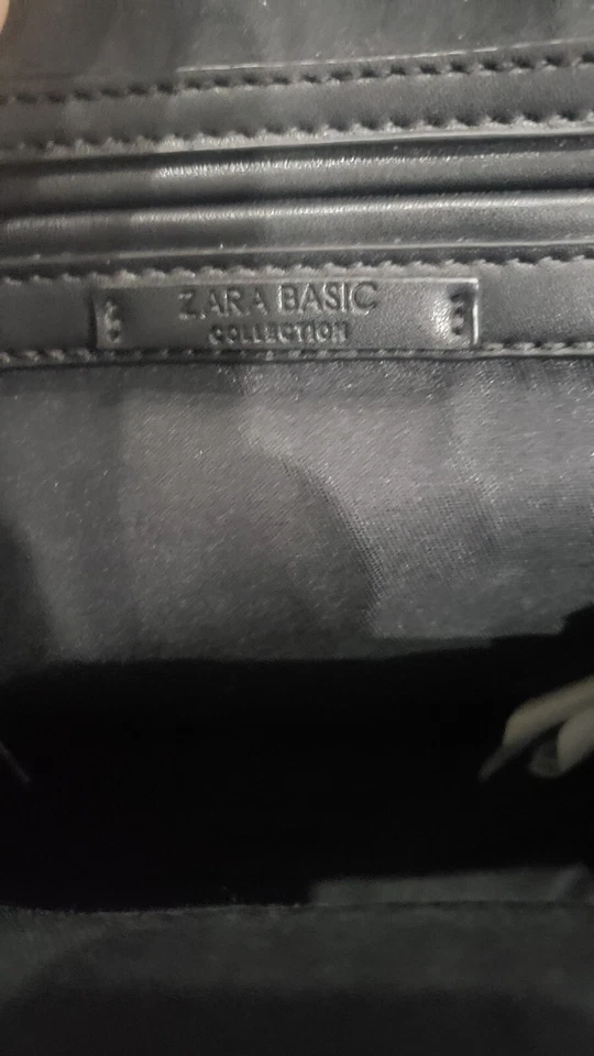 Mochila Zara preta de couro sintético tamanho pequeno nova sem etiquetas - Imagem 2 de 4