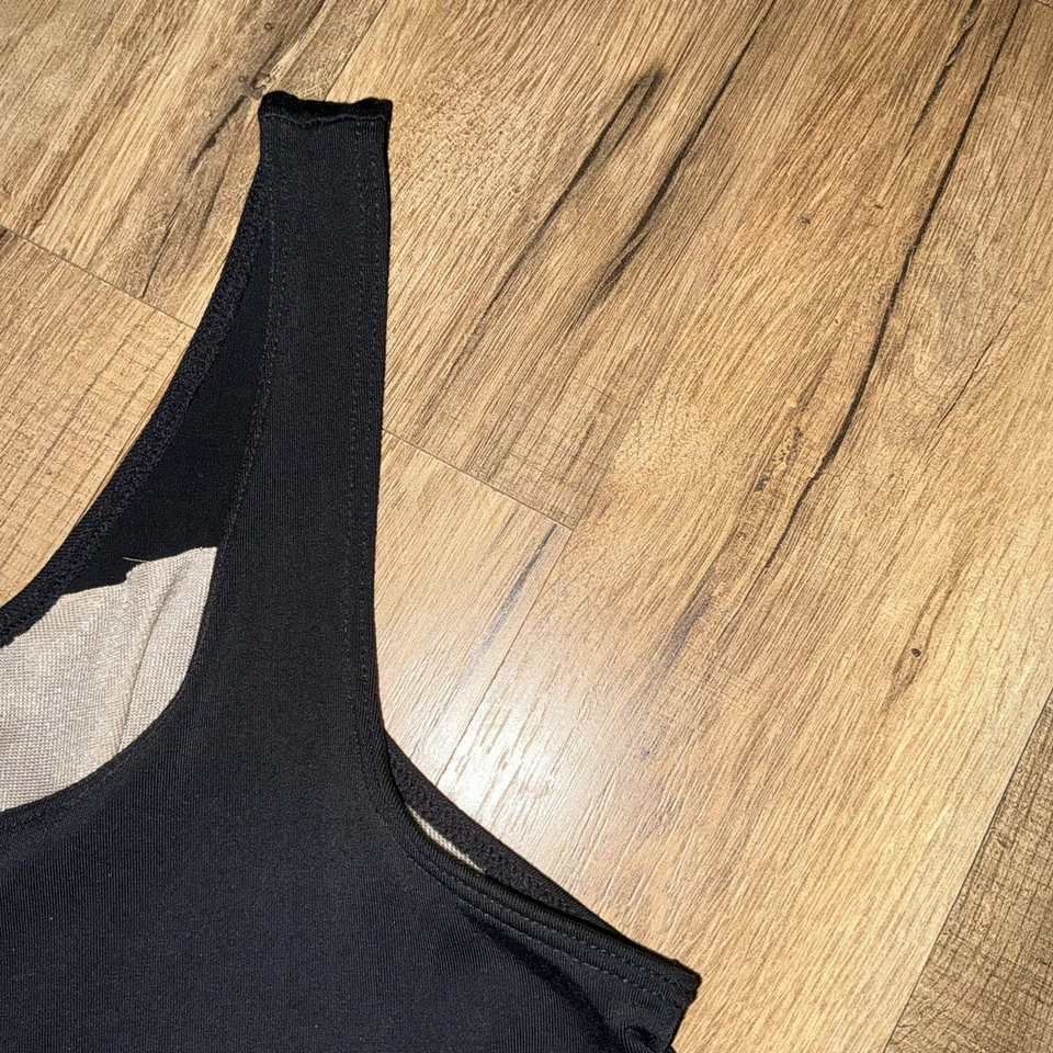 Essendi Black Sleeveless Crop Top, Built In Shelf Bra Polyblend Size Large - Image 4 of 4