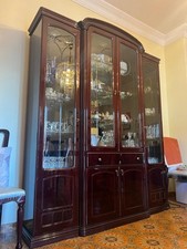 Set Cristalliera,Mobile Basso,Tavolo E Sedie