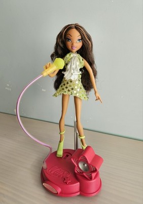 2005 Winx Club Mattel Layla Singsational Magic doll  