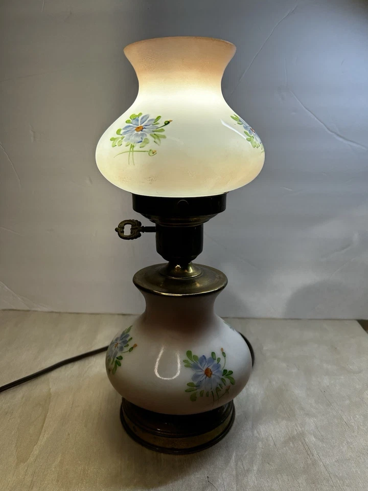 "Lámpara de huracán de 3 vías eléctrica floral pintada a mano de colección Lo que el viento se llevó 17,5"" T" Foto 3 de 4