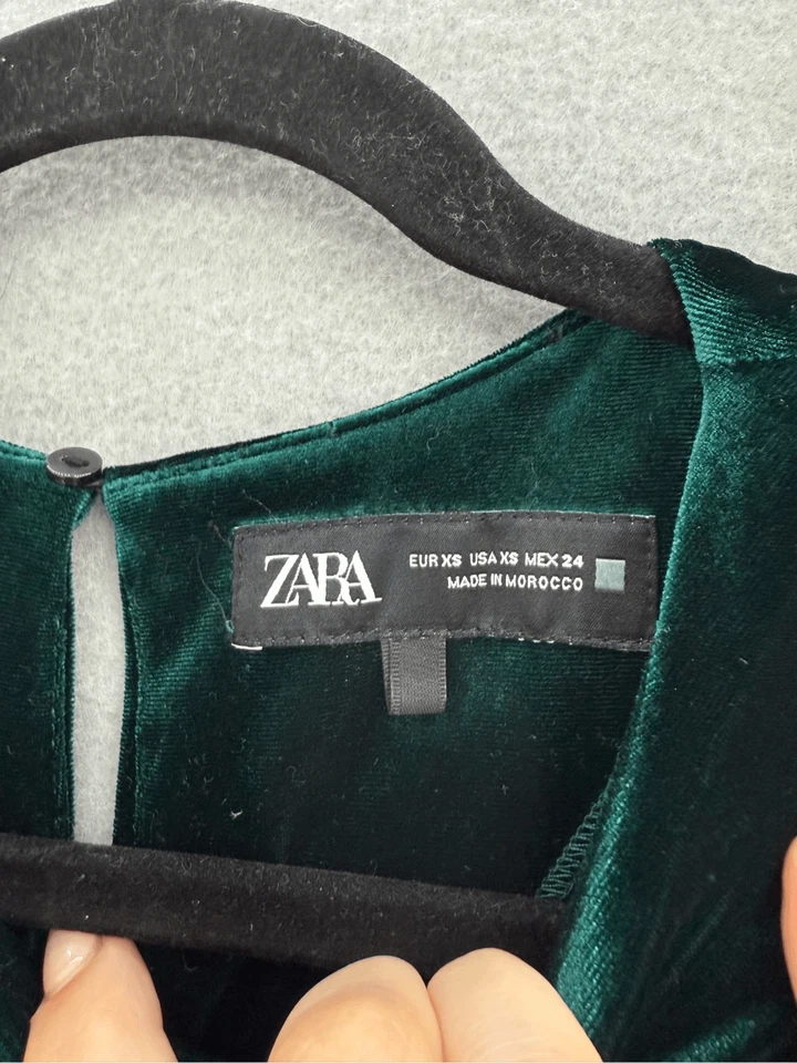 Maxi Vestido Zara Para Mujer Verde Terciopelo Sin Mangas Drapeado Cuello Redondo Abertura Espalda Talla XS Foto 3 de 4