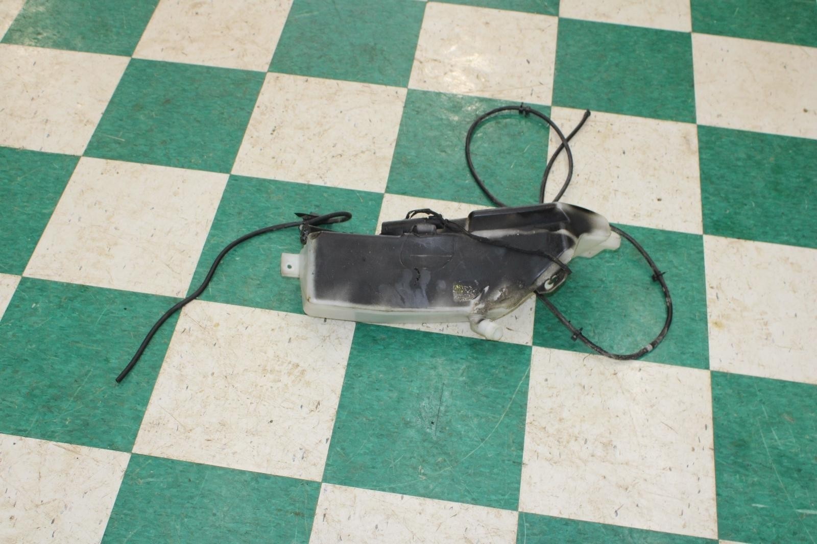 13-18 Flying Spur 6.0L Motor Egine Washer Bottle Reservoir Tank Unit Factory OEM