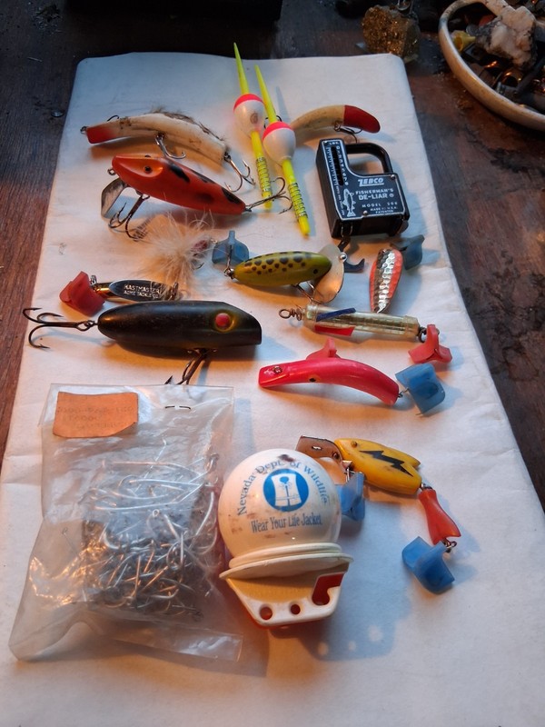 mixed fishing tackle lot used