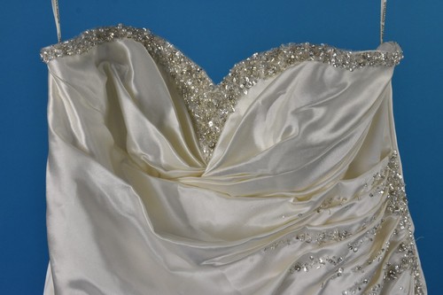 Maggie Sottero Memories Strapless Ivory A-Line Satin Wedding Dress Size 14 - Picture 5 of 12