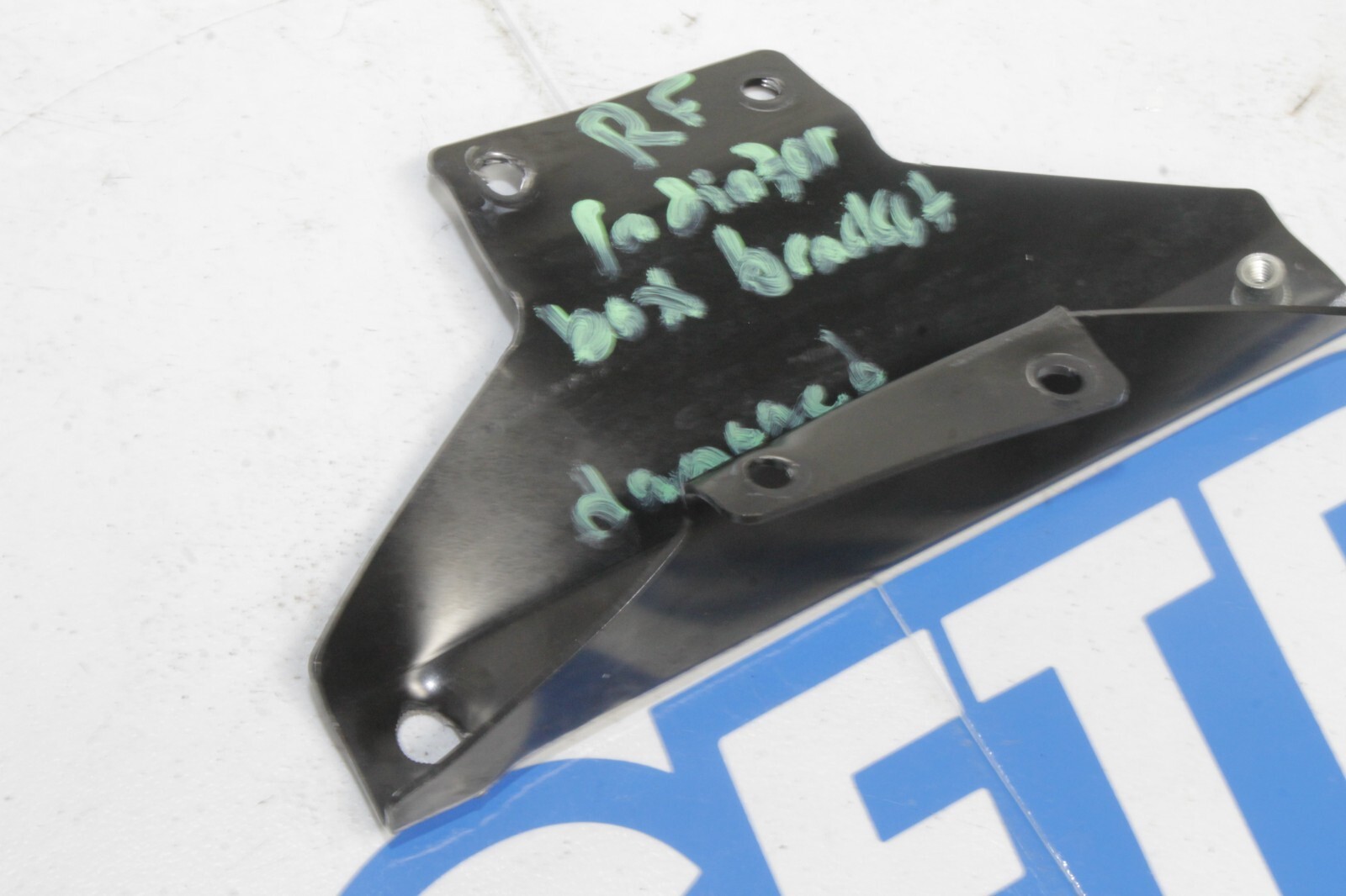 McLaren MP4-12C 2012-2014 Front Right Radiator bracket P/N 11A3370CP