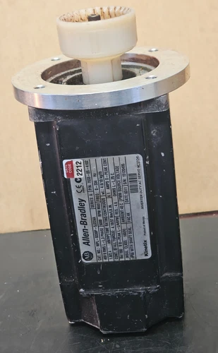 ALLEN-BRADLEY MPL-B330P-SJ22AA SERVO MOTOR 1.8KW, 5000RPM, 3PH