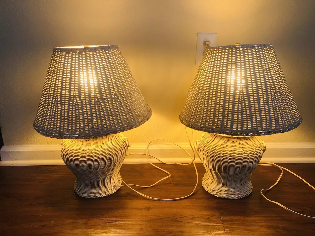 Pair of white table lamps deals