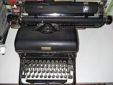 Antique 40s Style  Royal Typewriter - Works! thumbnail