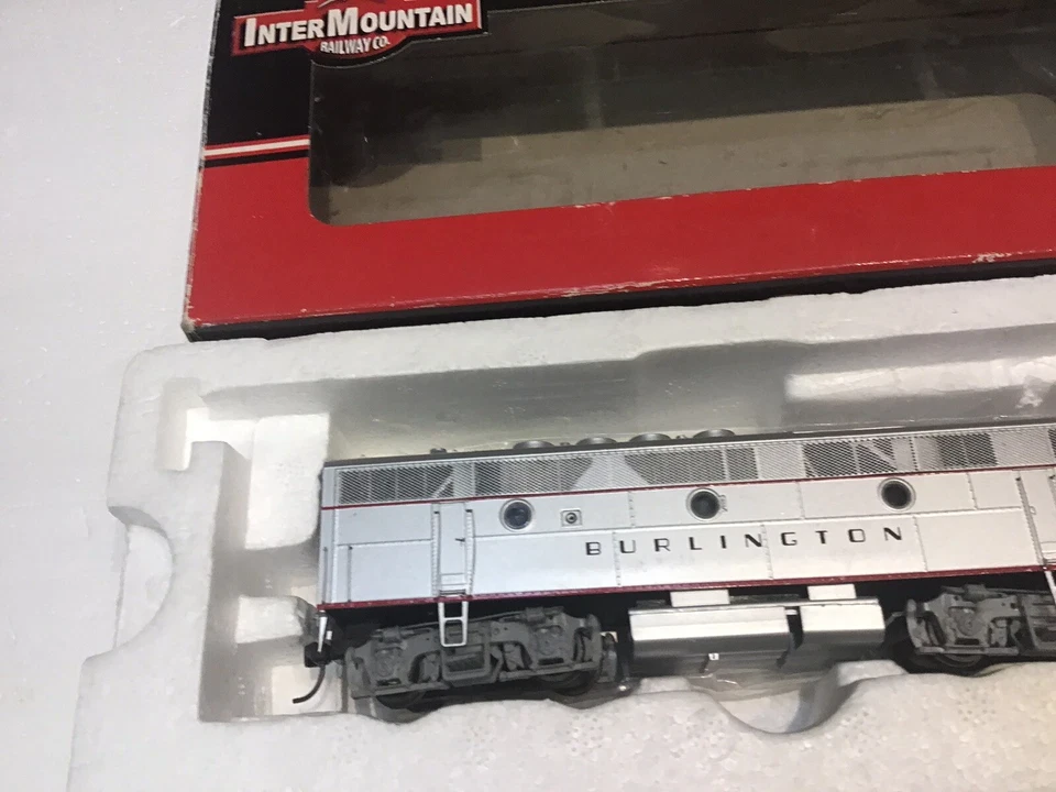 Intermountain Ho Scale Diesel Locomotive F3B Burlington Silver DCC Ready BOXED - Image 2 of 4