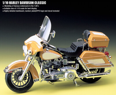 Harley-Davidson 模型　1:10 Academy 1/10 Harley Davidson Classic Motorcycle Bike Plastic Model