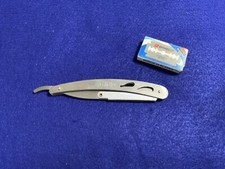 CLASSIC STAINLESS STEEL STRAIGHT EDGE BARBER RAZOR WITH RAZORS