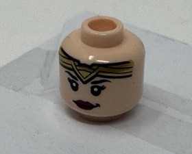 Lego Super Heroes 76075 Wonder Woman Red Torso Blue Skirt sh0393 Minifigure NEW