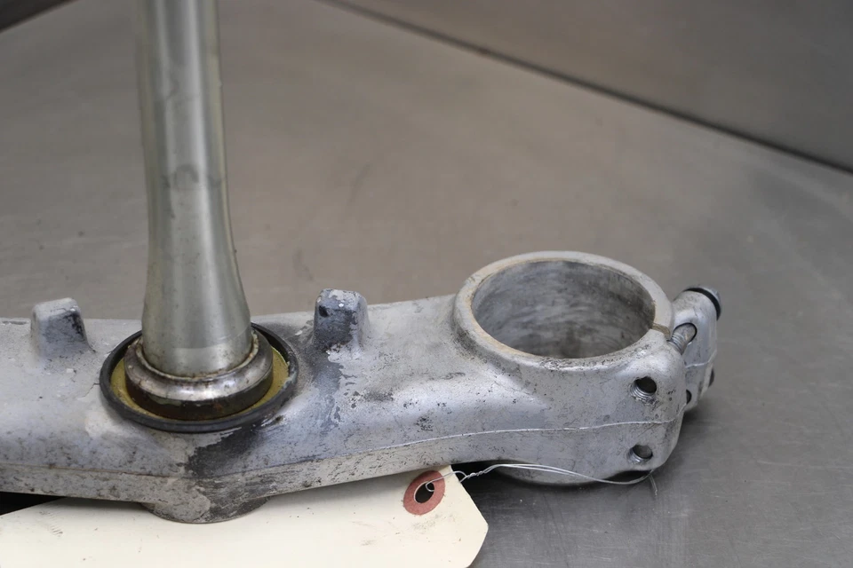 04-05 HONDA CBR1000RR 1000R HORQUILLA DELANTERA ABRAZADERA INFERIOR TRIPLE ÁRBOL VÁSTAGO Foto 3 de 4