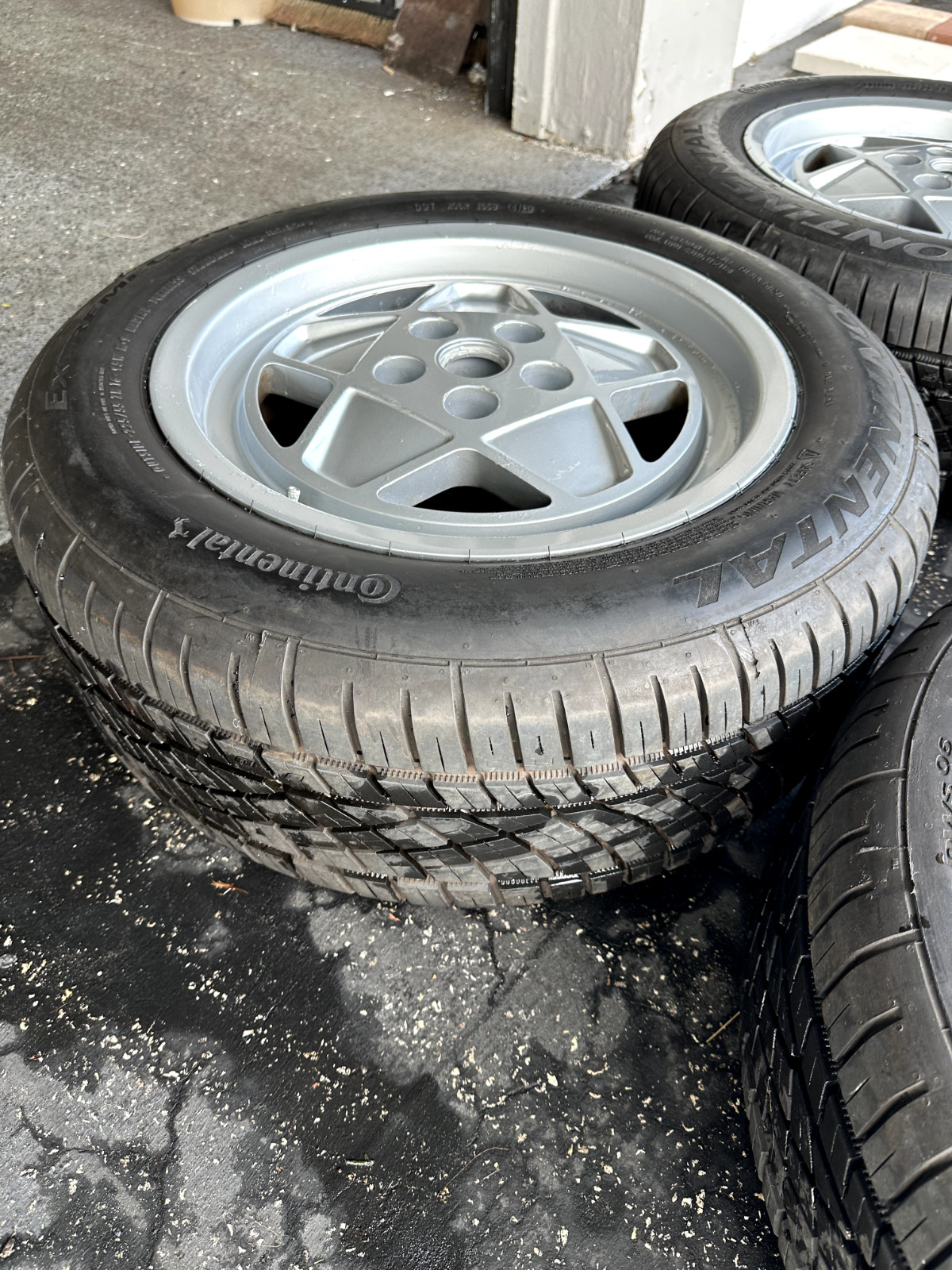 OEM Ferrari Mondial 3.2 Wheels & Continental Tires