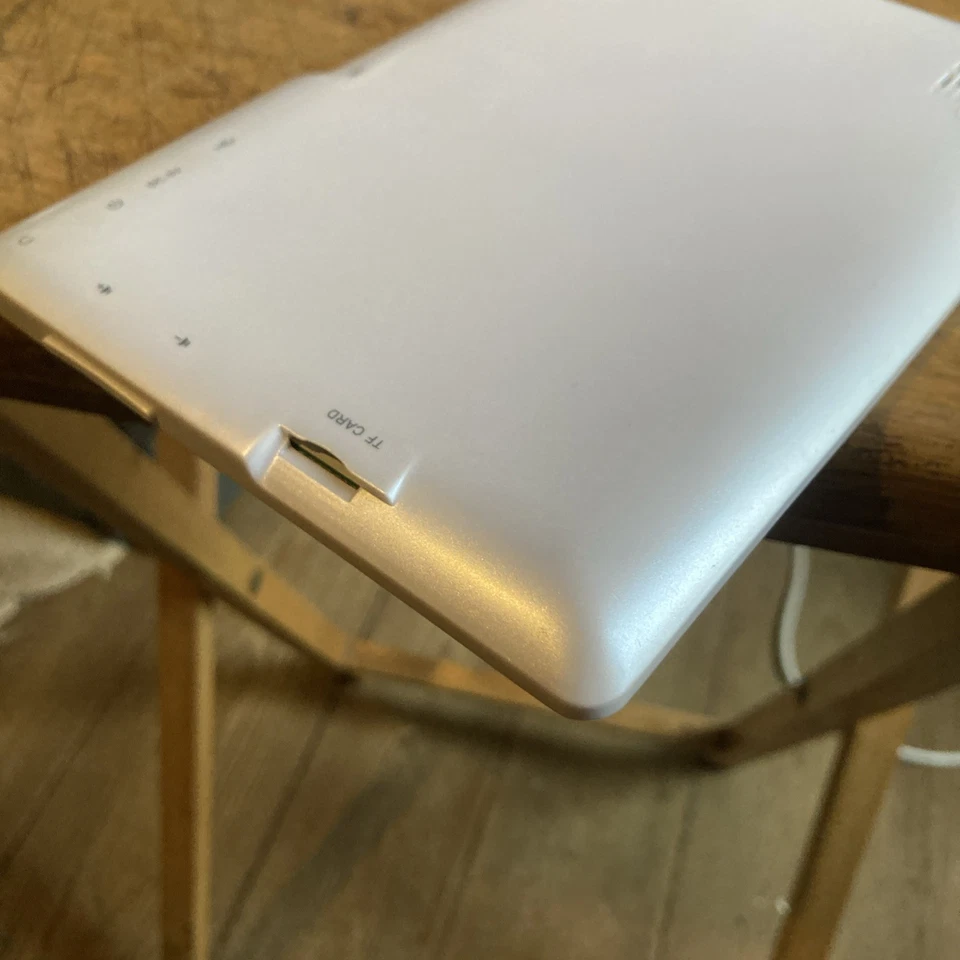 Android Tablet 7” L701 - Image 3 of 4