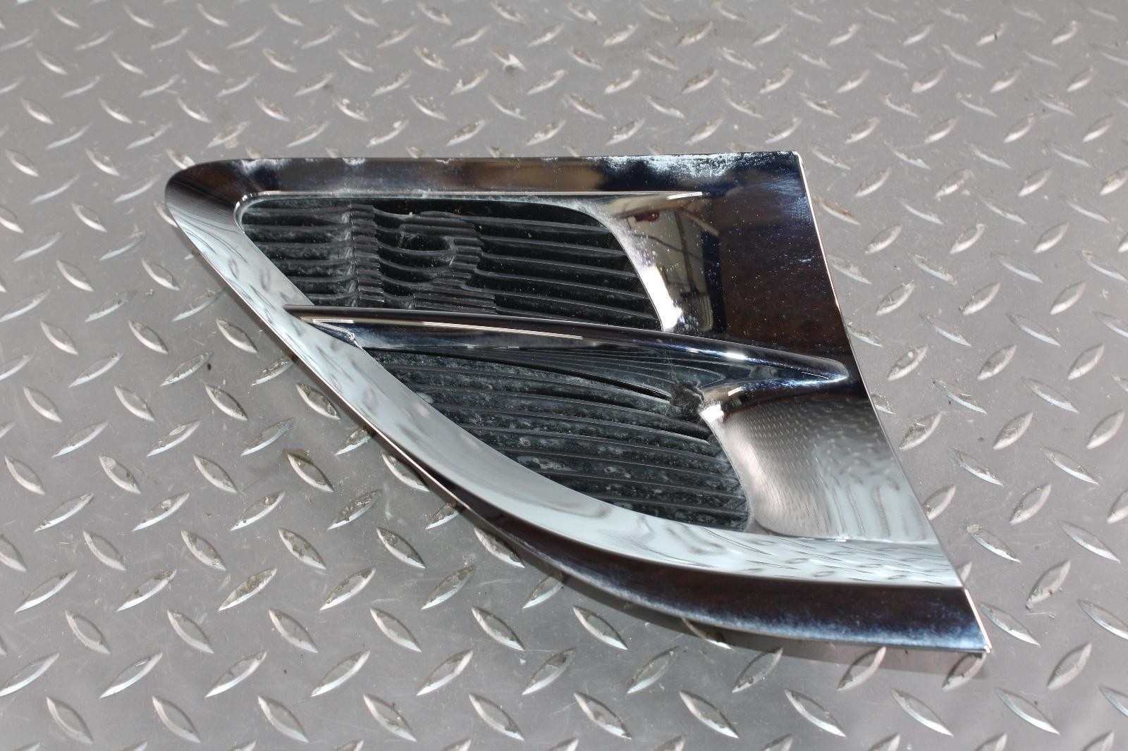 Bentley Continental GT 2019-2024 Front Left Fender grille