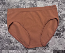 NWOT GAP BODY TAN RIBBED STRIPE LOGO HARDWARE STRETCH SEAMLESS BRIEF PANTIES