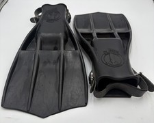 Vintage US Divers Rocket Fins Black Rubber Sc...