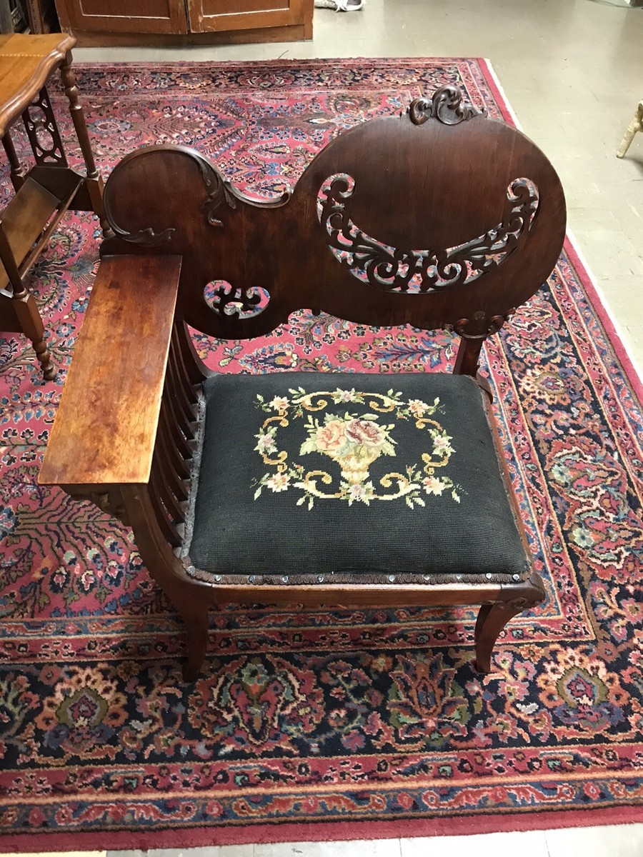 ANTIQUE VTG VICTORIAN EDWARDIAN CORNER CHAIR W/NEEDLEPOINT