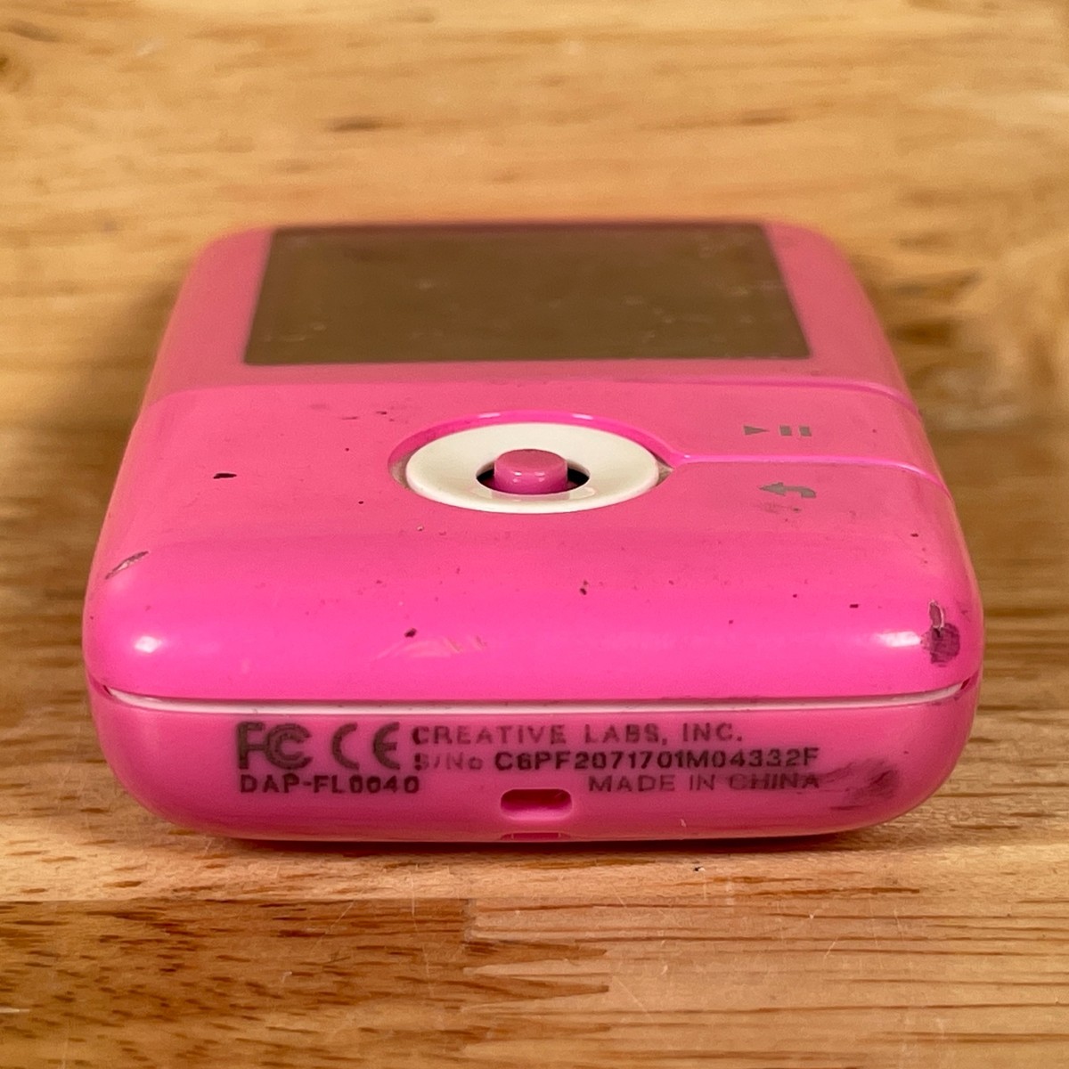 Creative Zen V Plus Pink Portable 2GB OLED Display MP3 Media