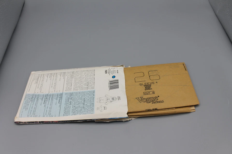 SANTA CLAUSE DOLL PATTERN UNCUT 7321 BY LINDA CARR VOUGE SEWING PATTERN - Image 4 of 4