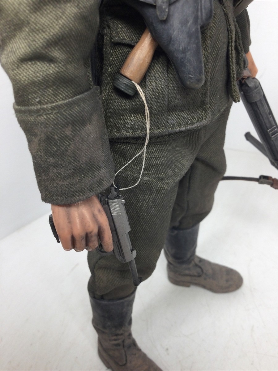 1/6 DRAGON GERMAN WEHRMACHT 6TH ARMY MP-40 P-38 MAP STALINGRAD