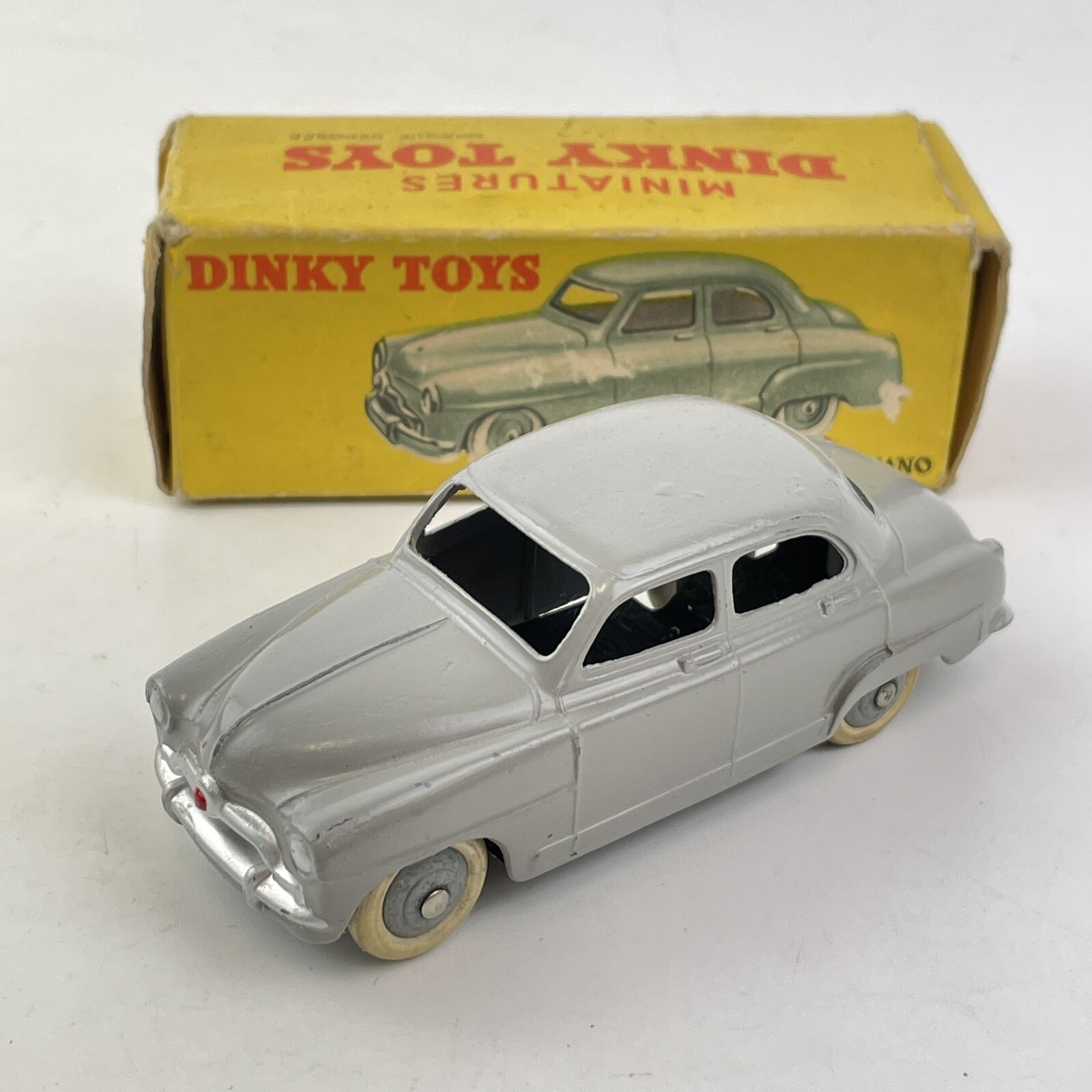 Dinky 24UT, Simca Aronde Taxi - Free Price Guide & Review