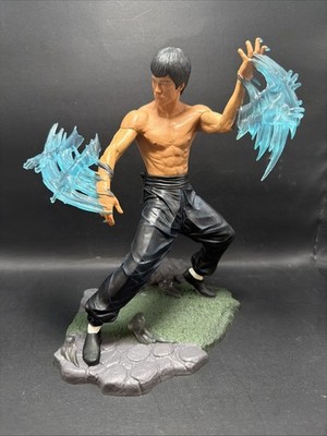 Bruce Lee  water  Diamond Select Gallery Diorama Statue PVC