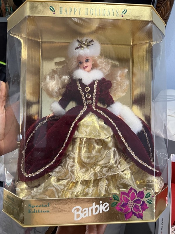Mattel 1996 Happy Holidays Barbie Special Edition Doll Burgundy White Gold