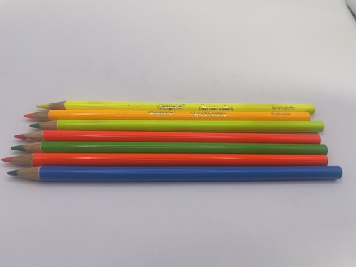 CRAYOLA  7 Extreme Colors Colored Pencils 