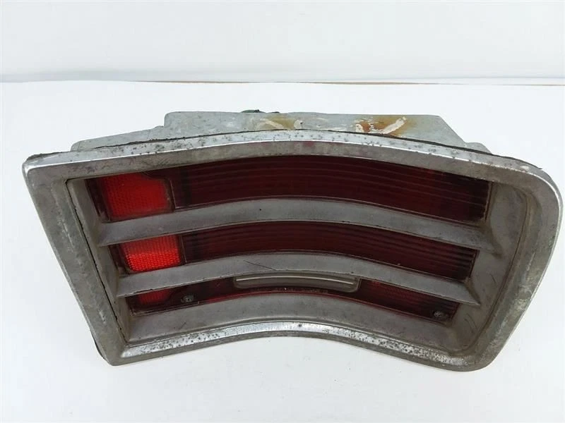 Luz trasera derecha pasajero para Chevrolet Impala Wagon 71-73 5963541 Foto 3 de 4