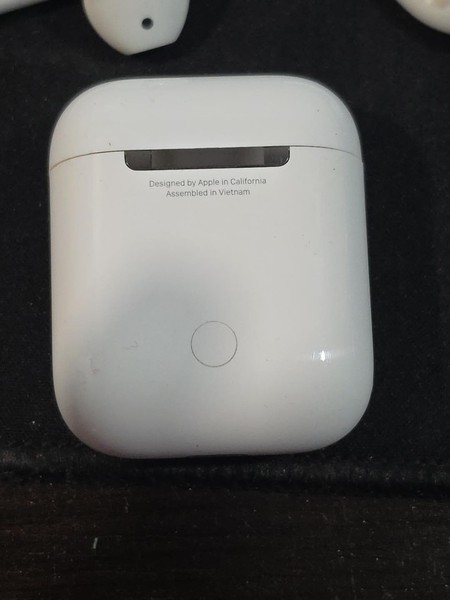 AirPods Apple 1.ª/2.ª generación con estuche de carga + funda Jordan 12 blanca 5