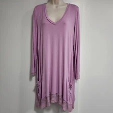 LOGO by Lori Goldstein Size M Lavender Shark Bite Tunic w/ Pockets Lace A232005