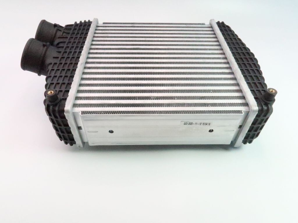 Maserati Ghibli Quattroporte Levante left driver side intercooler 839