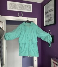 Woman’s Beautiful Jade Green Quilted Coat ~ Size Medium ( 42 Inch Bust) ~