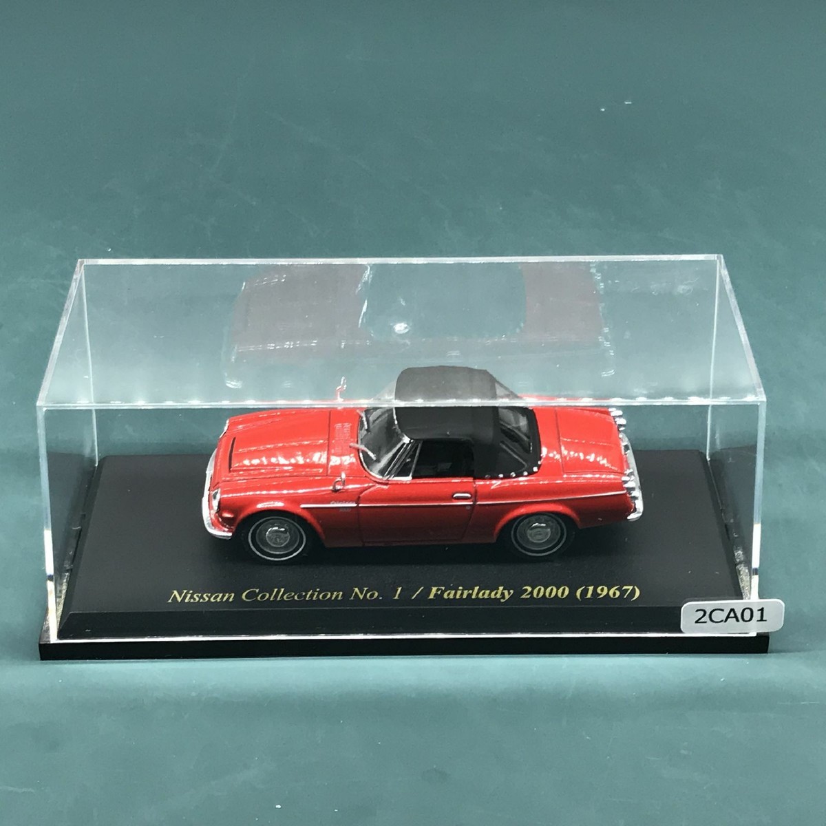 Mini Car Nissan Fairlady 2000 1967 1/43 Scale Box Display Diecast