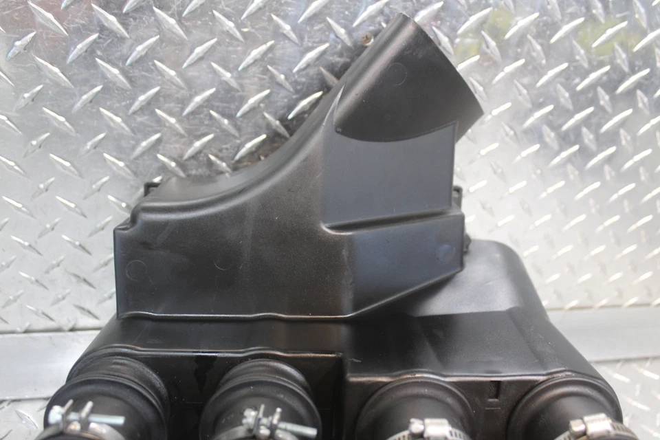 BMW K1200GT 2004 caja de aire ABS caja de filtro de admisión de aire  Foto 2 de 4