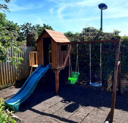 Bespoke playhouse/treehouse £1000-£3000 - Picture 3 of 9