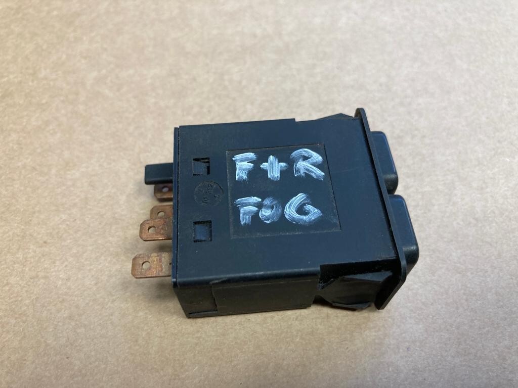 BMW E30 E28 OEM EURO FRONT REAR FOG LIGHT LAMP SWITCH 1380312 