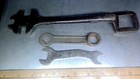 3 Wrench Buggy Box Wakefield Open antique vintage old tools — photo 1